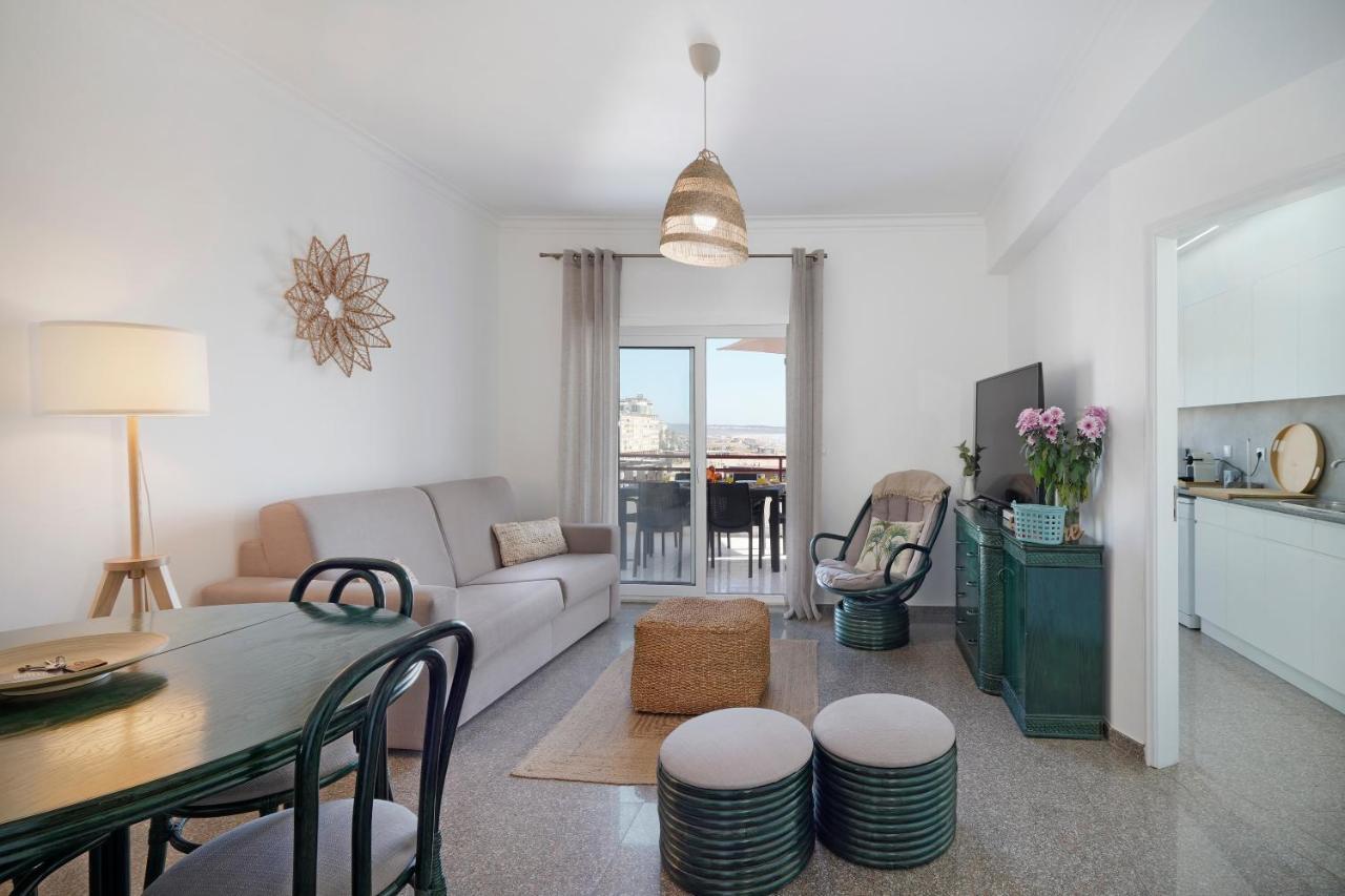 Costa Beach Apartment By The Portuguese Butler Costa da Caparica Extérieur photo