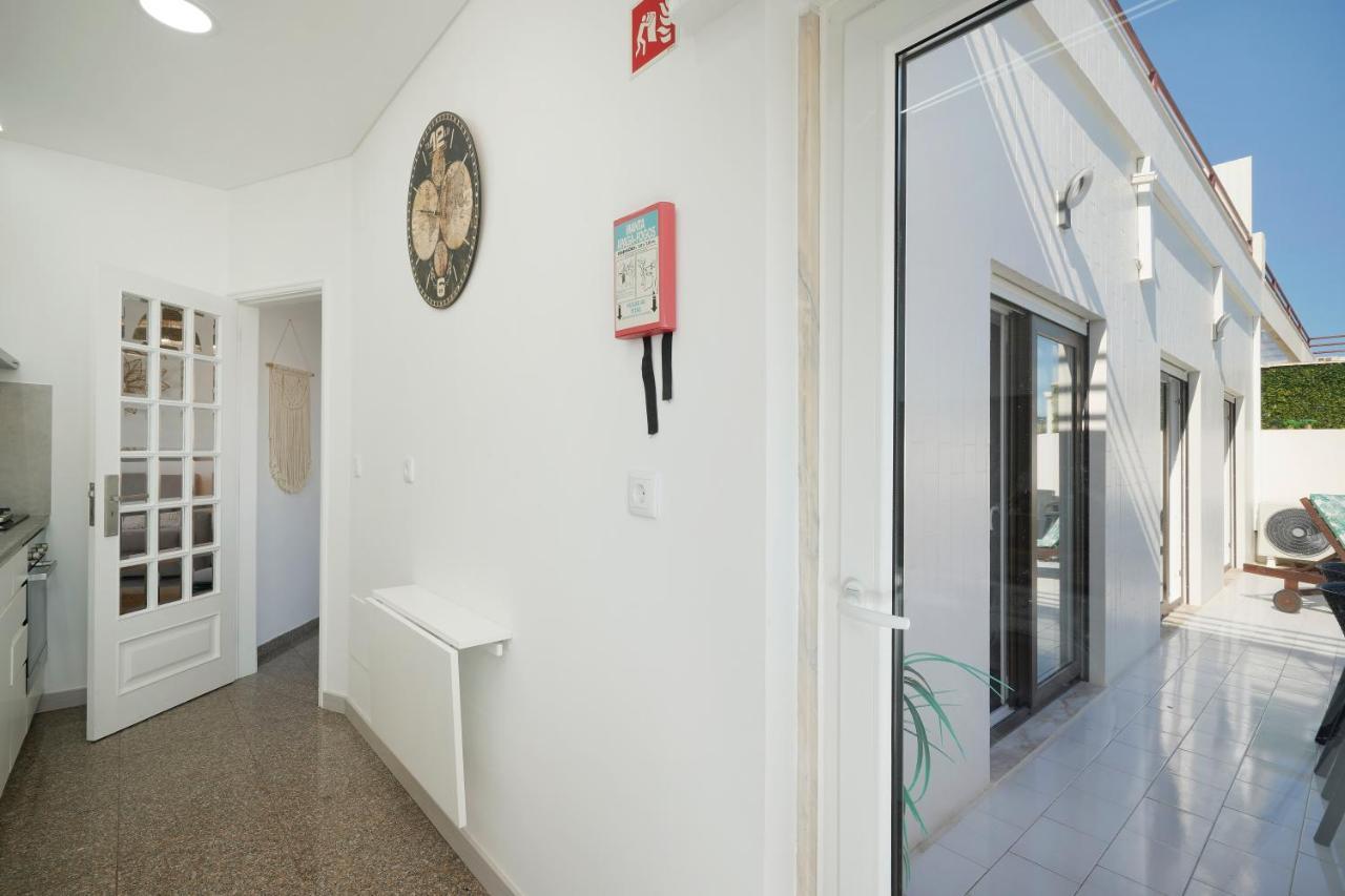 Costa Beach Apartment By The Portuguese Butler Costa da Caparica Extérieur photo